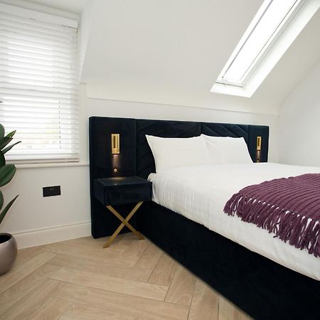 Ultra Stylish Apt Set In An Affluent Location Poole Exteriör bild