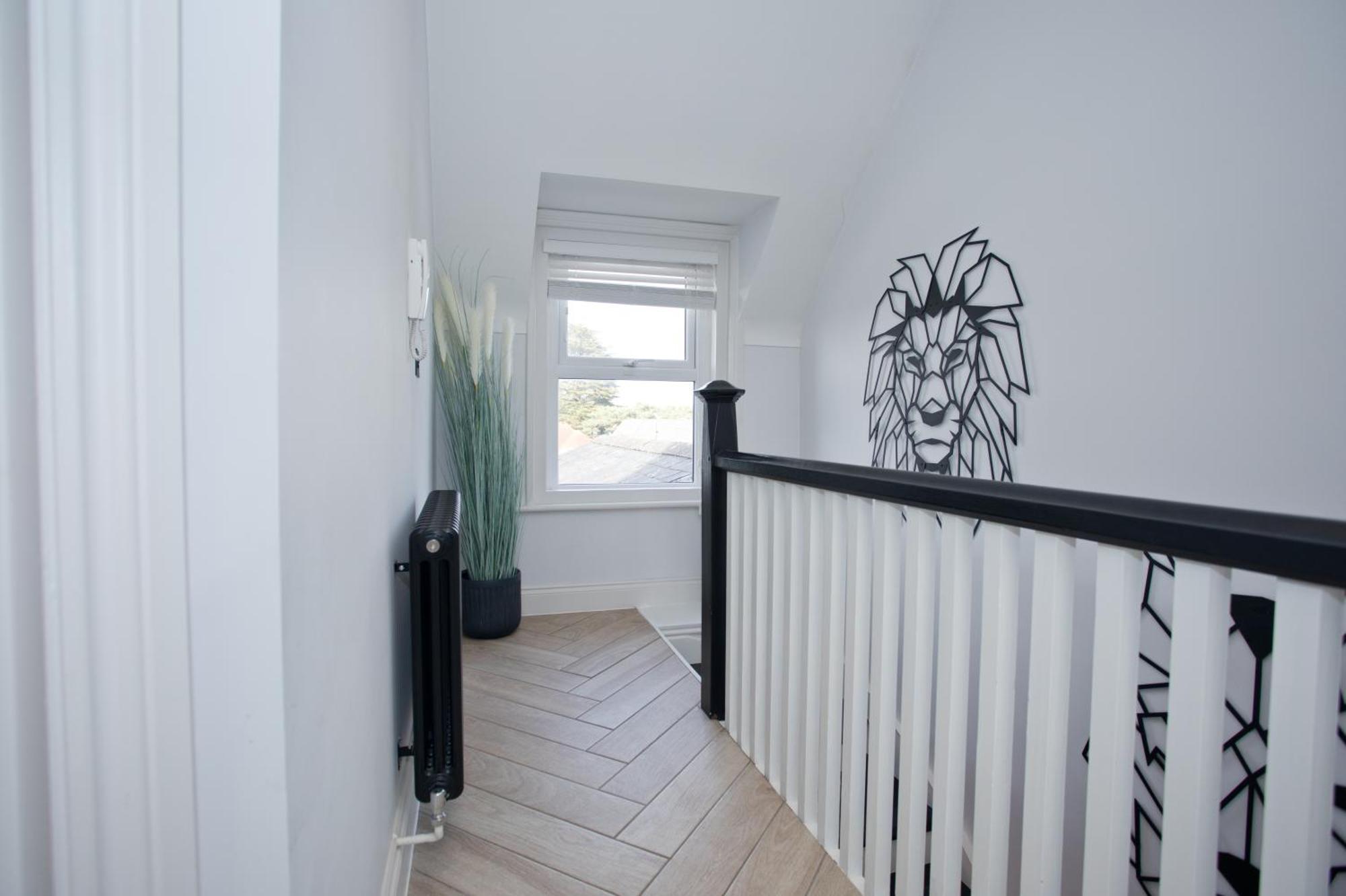 Ultra Stylish Apt Set In An Affluent Location Poole Exteriör bild
