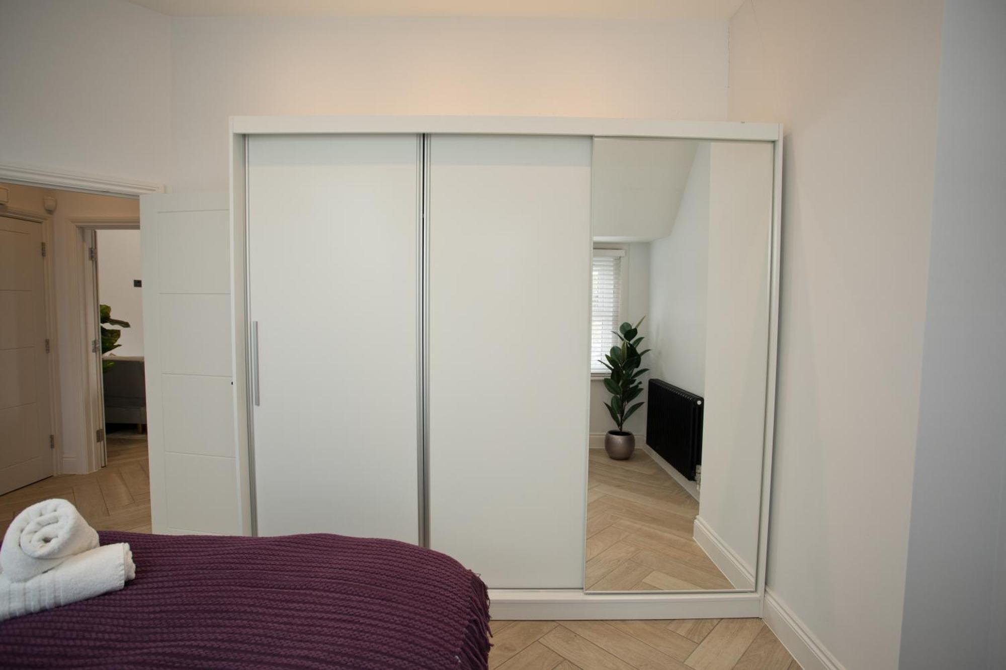 Ultra Stylish Apt Set In An Affluent Location Poole Exteriör bild